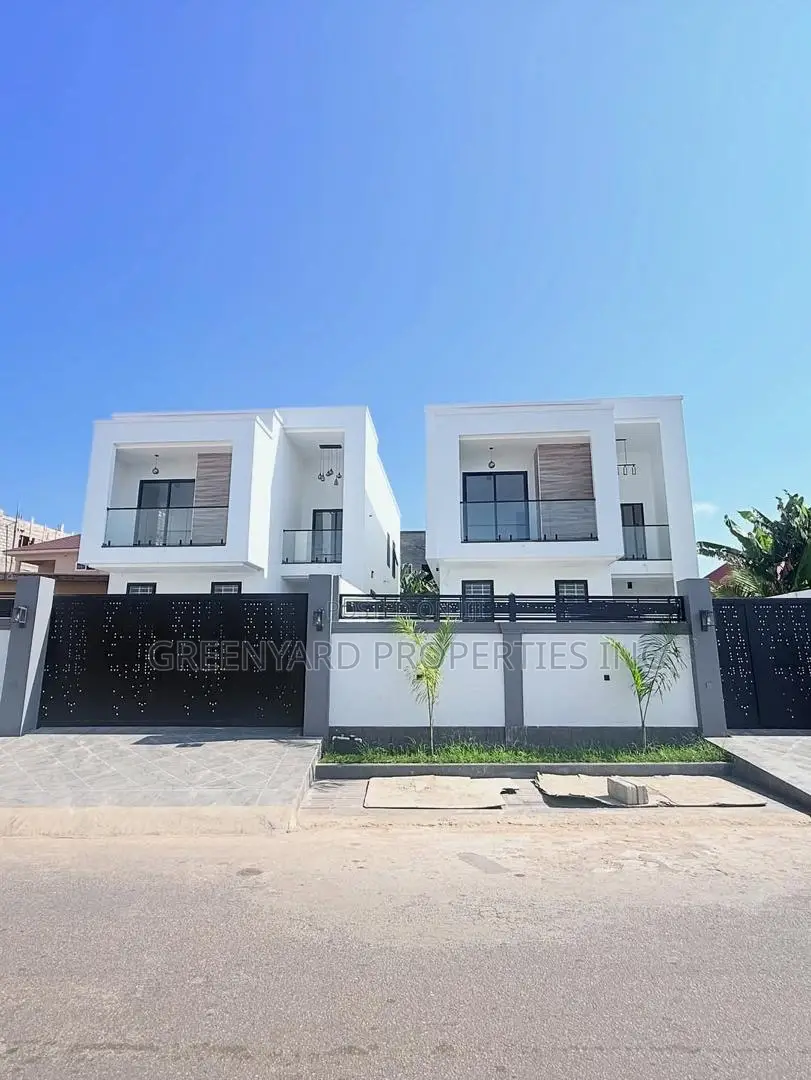 4bdrm House in Sakumono, Spintex for sale