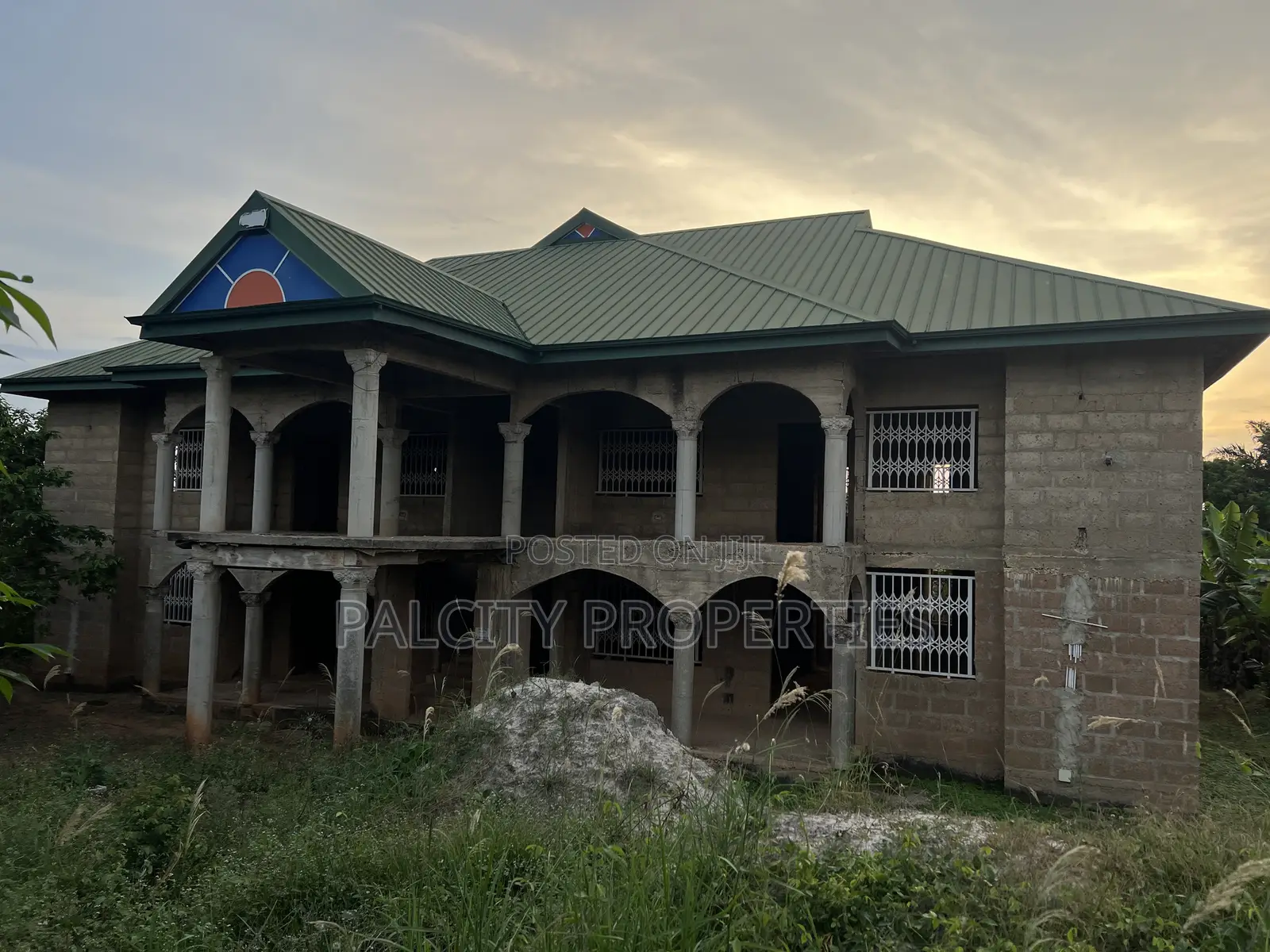8bdrm House in Abidjan Nkwanta, Kumasi Metropolitan for sale