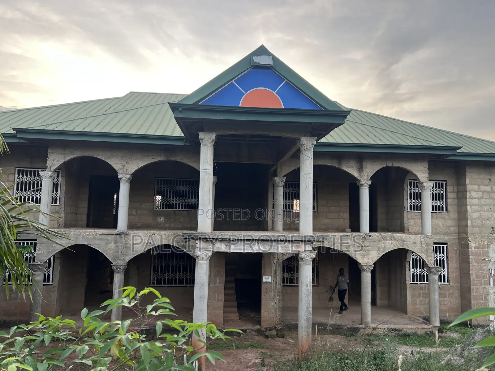 8bdrm House in Abidjan Nkwanta, Kumasi Metropolitan for sale