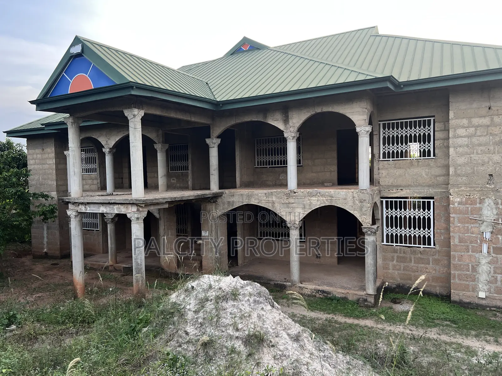 8bdrm House in Abidjan Nkwanta, Kumasi Metropolitan for sale