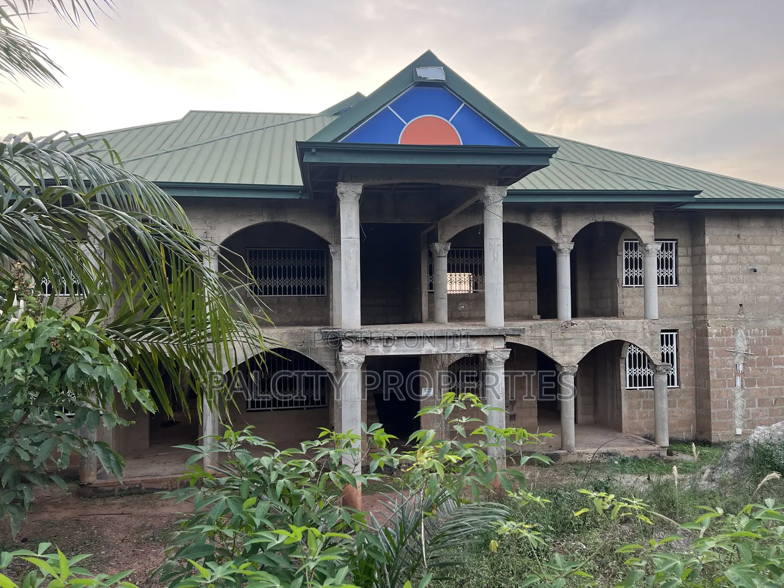 8bdrm House in Abidjan Nkwanta, Kumasi Metropolitan for sale