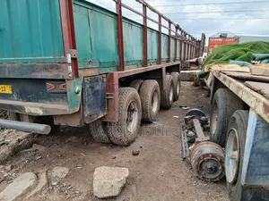 Trailer Truk