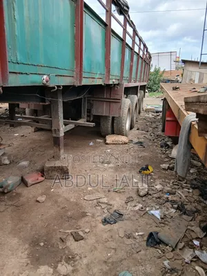 Trailer Truk