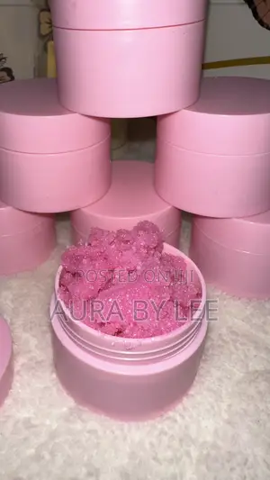 Lip Scrub Exfoliates