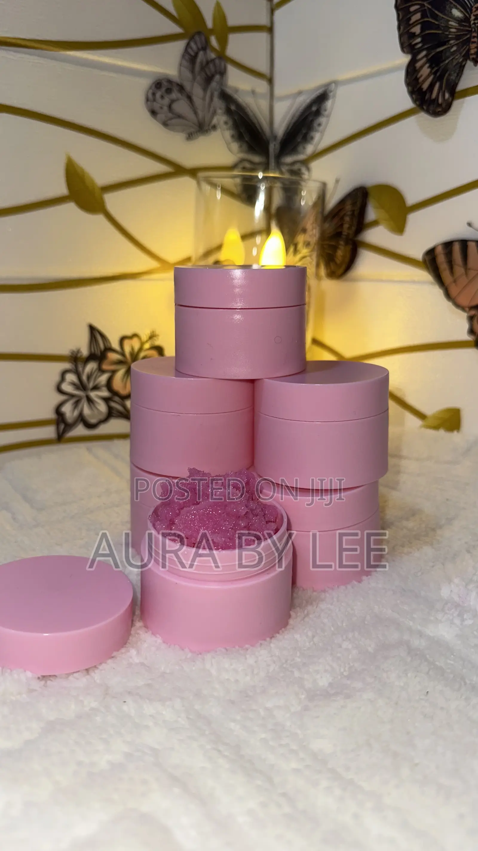 Lip Scrub Exfoliates