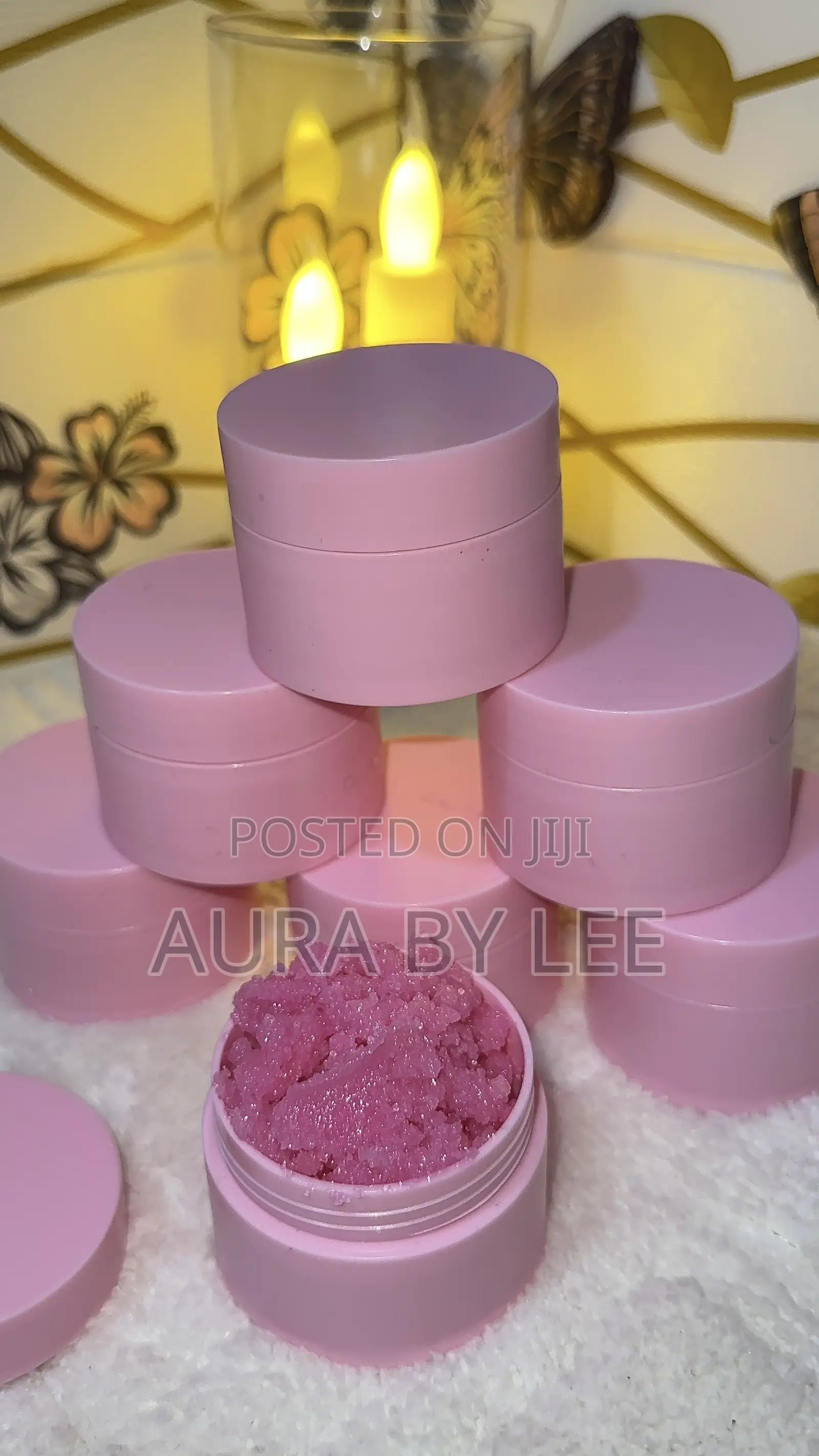 Lip Scrub Exfoliates