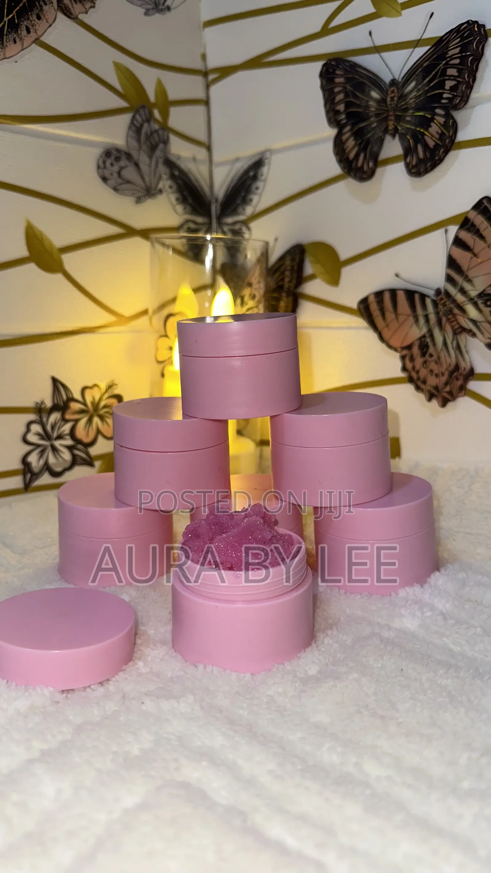 Lip Scrub Exfoliates