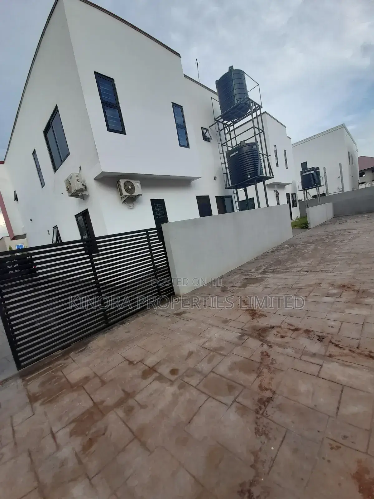 3bdrm Townhouse / Terrace in Tango Hills, Accra Metropolitan for rent