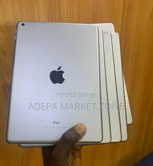 Apple iPad Wi-Fi 32 GB Gray