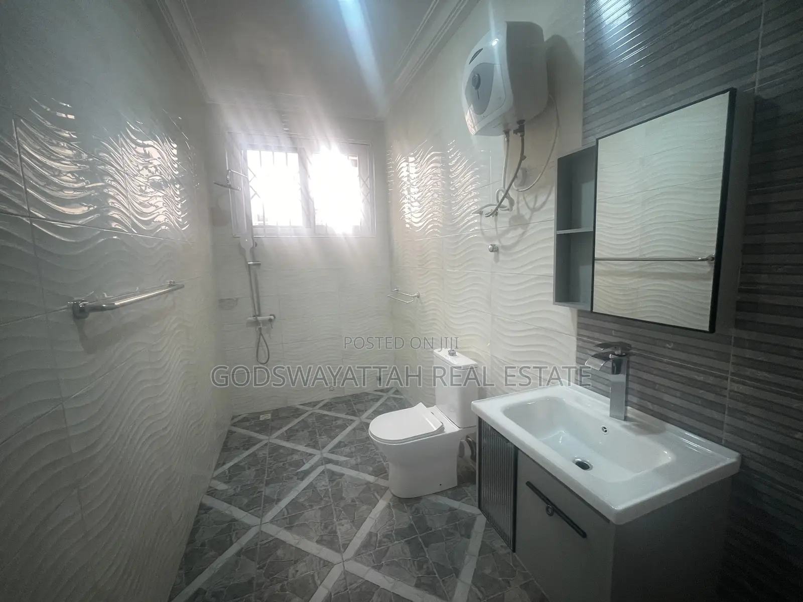3bdrm House in East Legon, Adjiriganor for rent