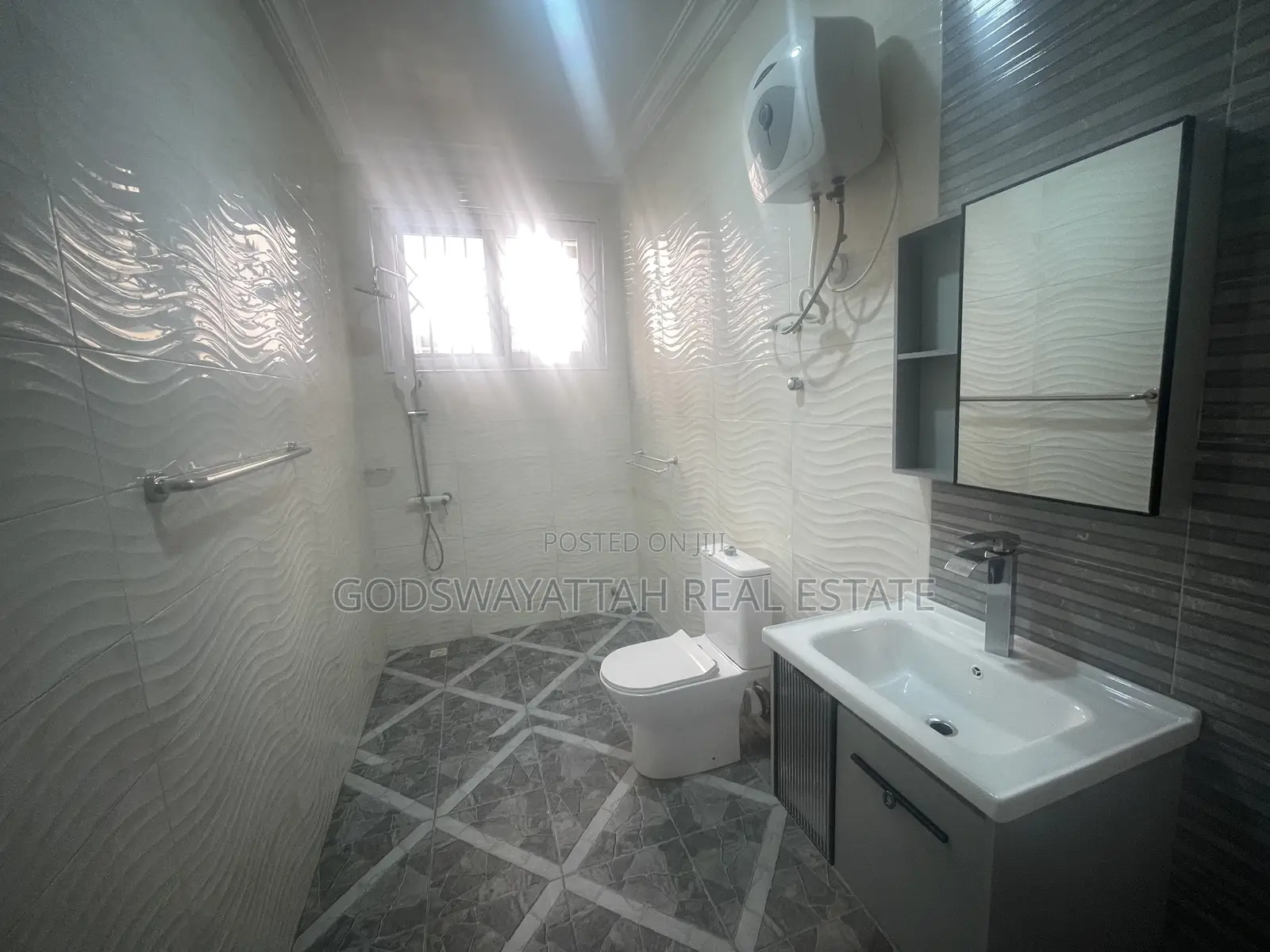 3bdrm House in East Legon, Adjiriganor for rent