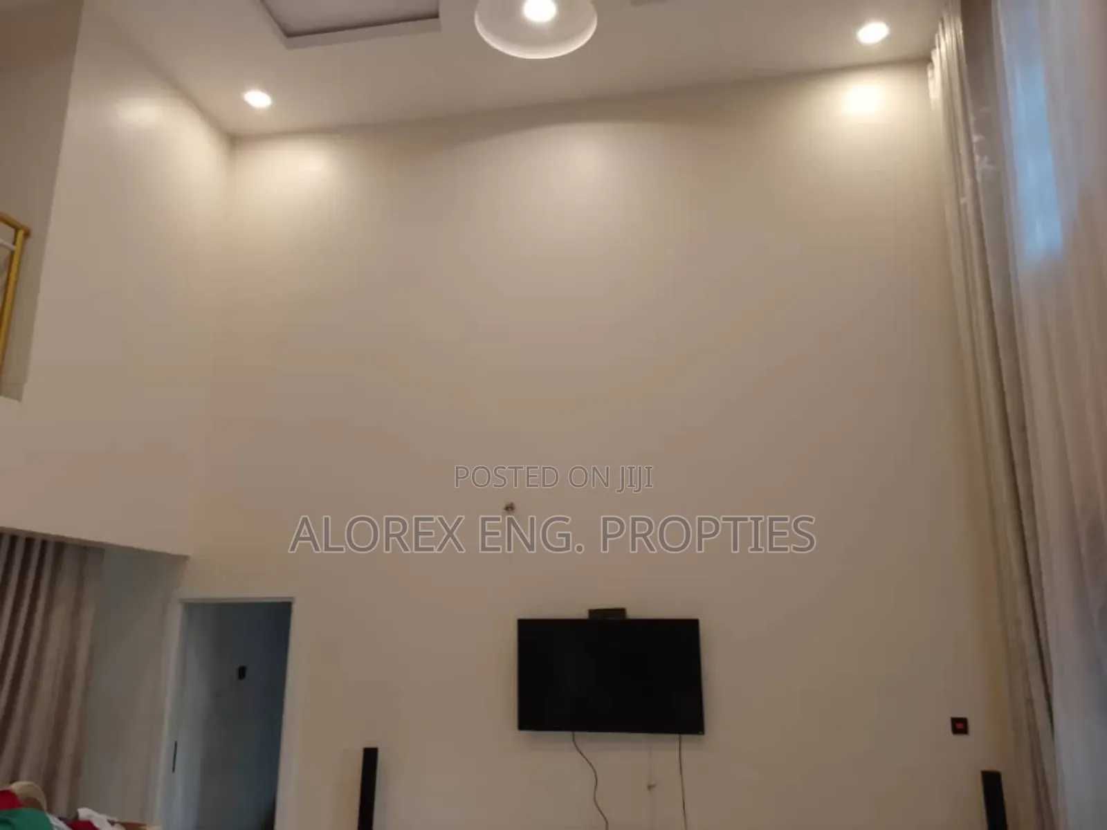 9bdrm House in Self Compound House, Oyibi for sale