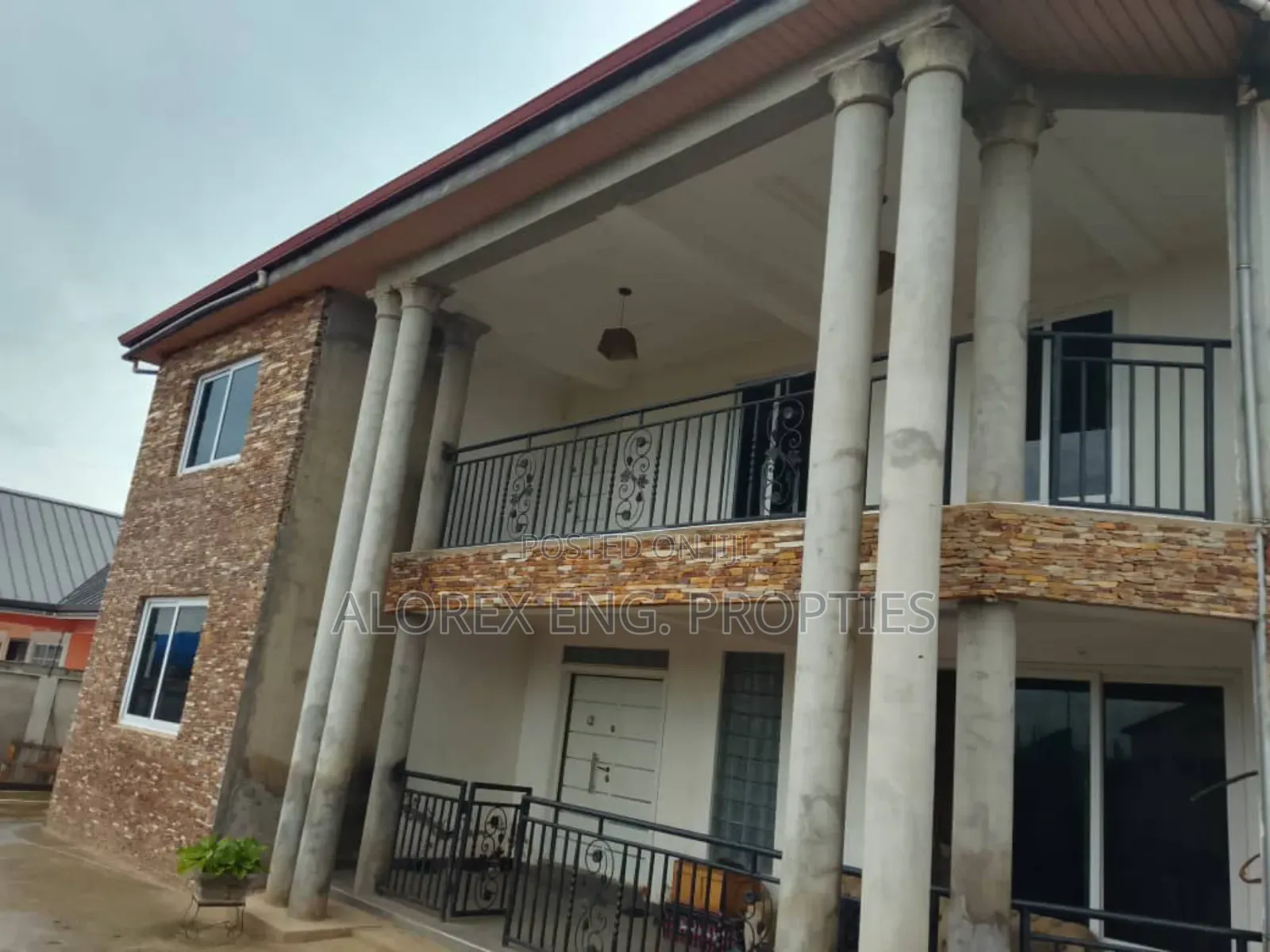 9bdrm House in Self Compound House, Oyibi for sale