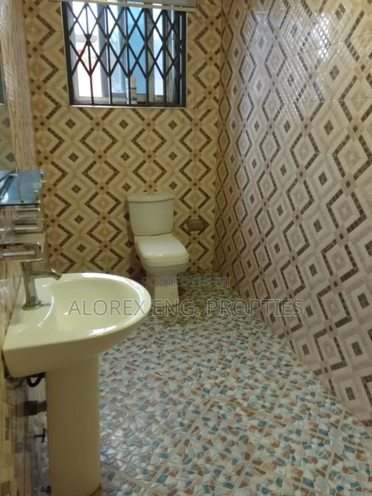 9bdrm House in Self Compound House, Oyibi for sale