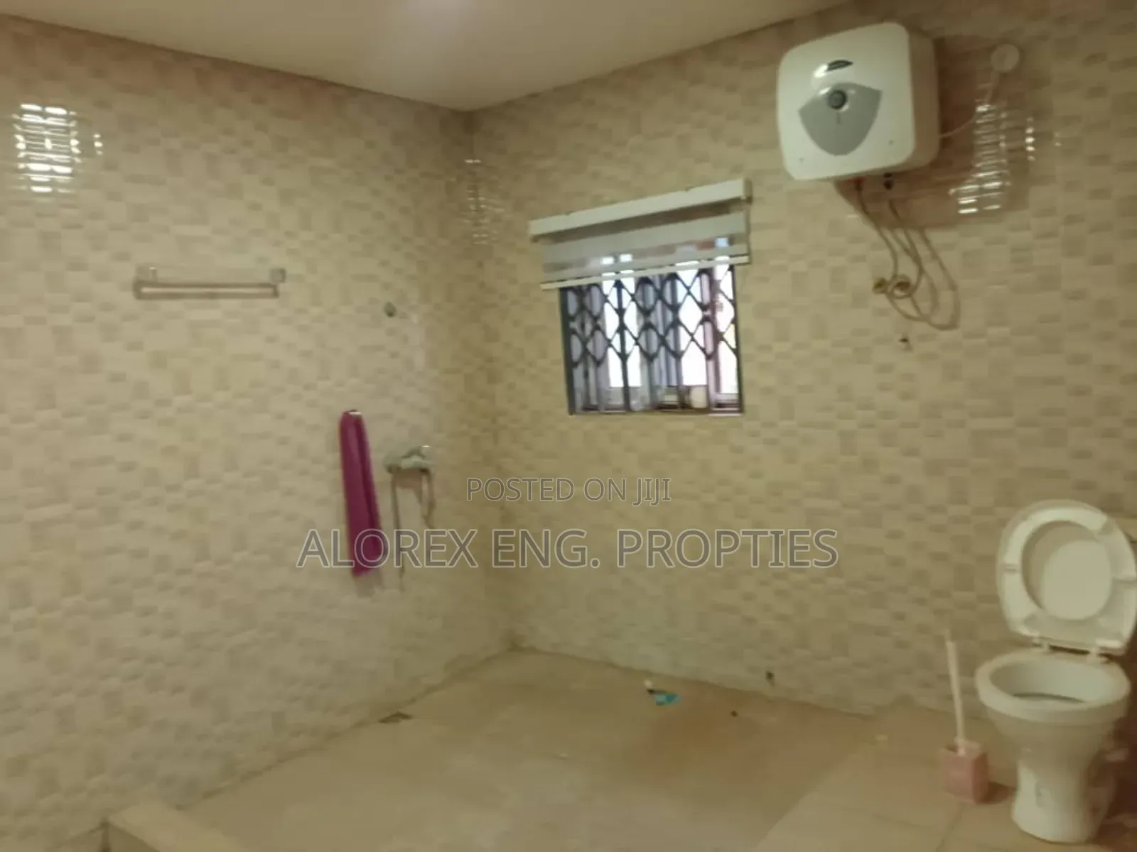 9bdrm House in Self Compound House, Oyibi for sale