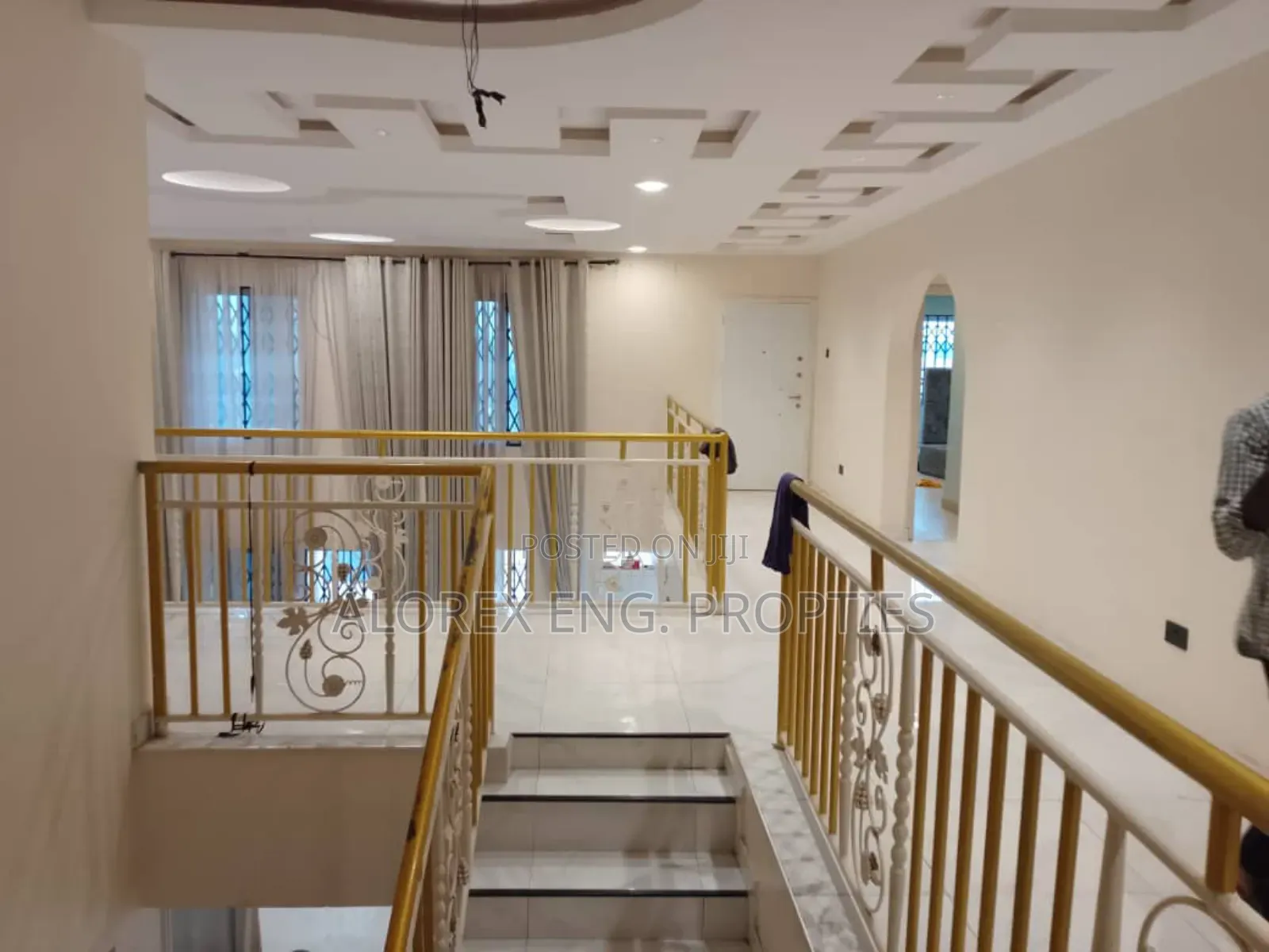 9bdrm House in Self Compound House, Oyibi for sale