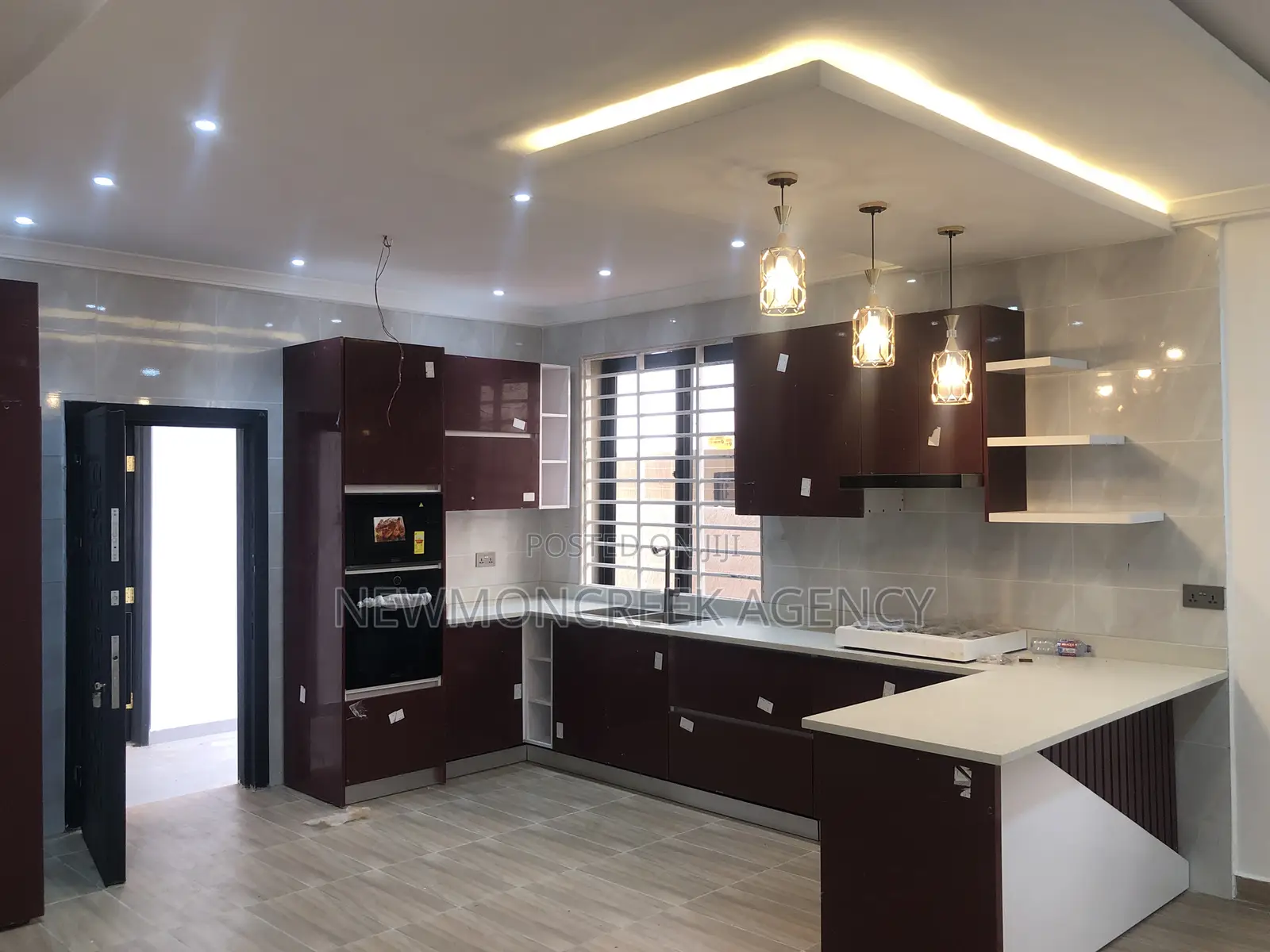4bdrm Duplex in Oyarifa Estates, Accra Metropolitan for sale