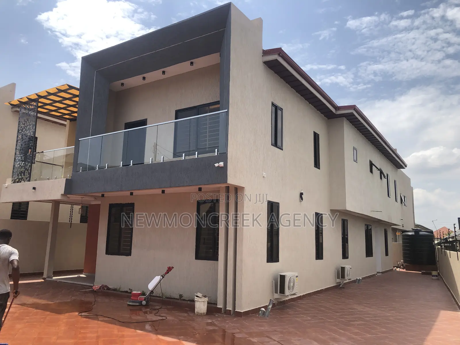 4bdrm Duplex in Oyarifa Estates, Accra Metropolitan for sale