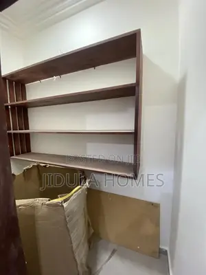 2bdrm Apartment in Lakeside Estate for rent