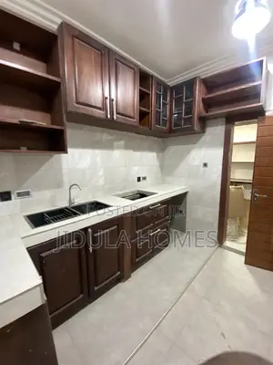 2bdrm Apartment in Lakeside Estate for rent