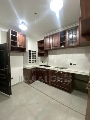 2bdrm Apartment in Lakeside Estate for rent