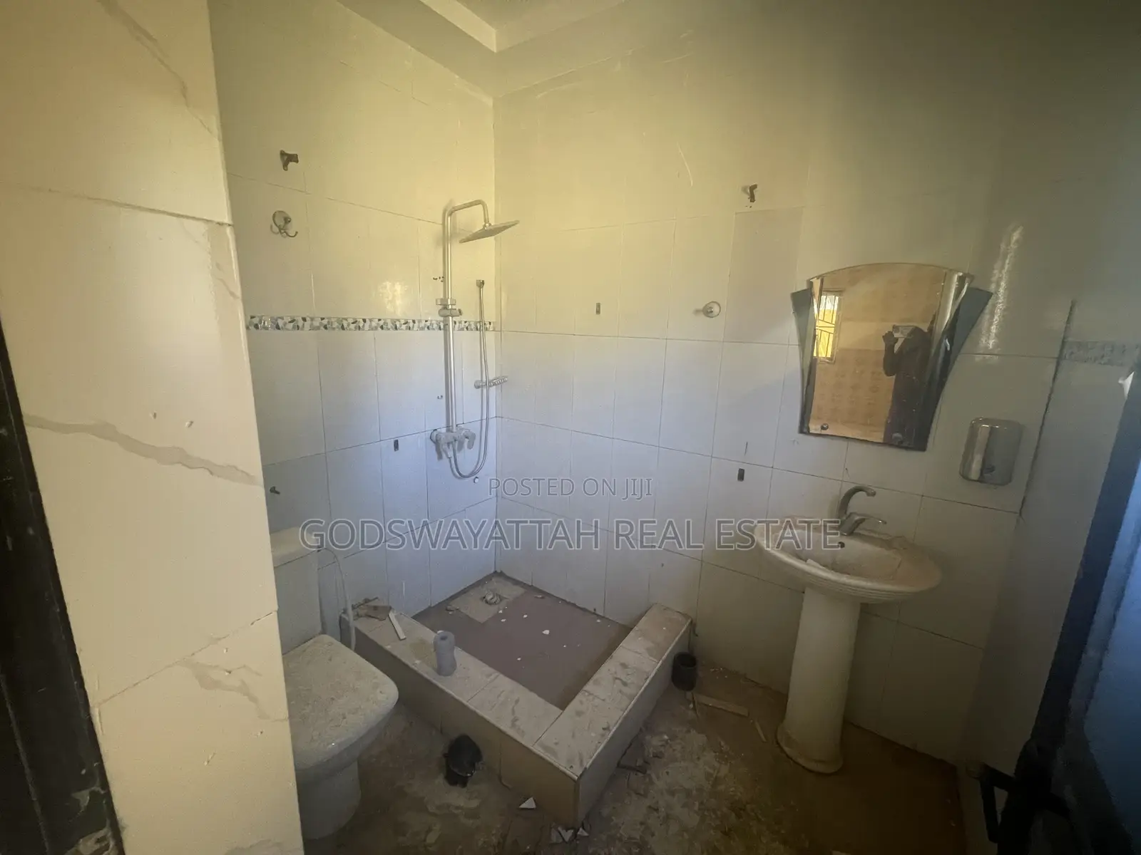 4bdrm House in East Legon, Adjiriganor for rent
