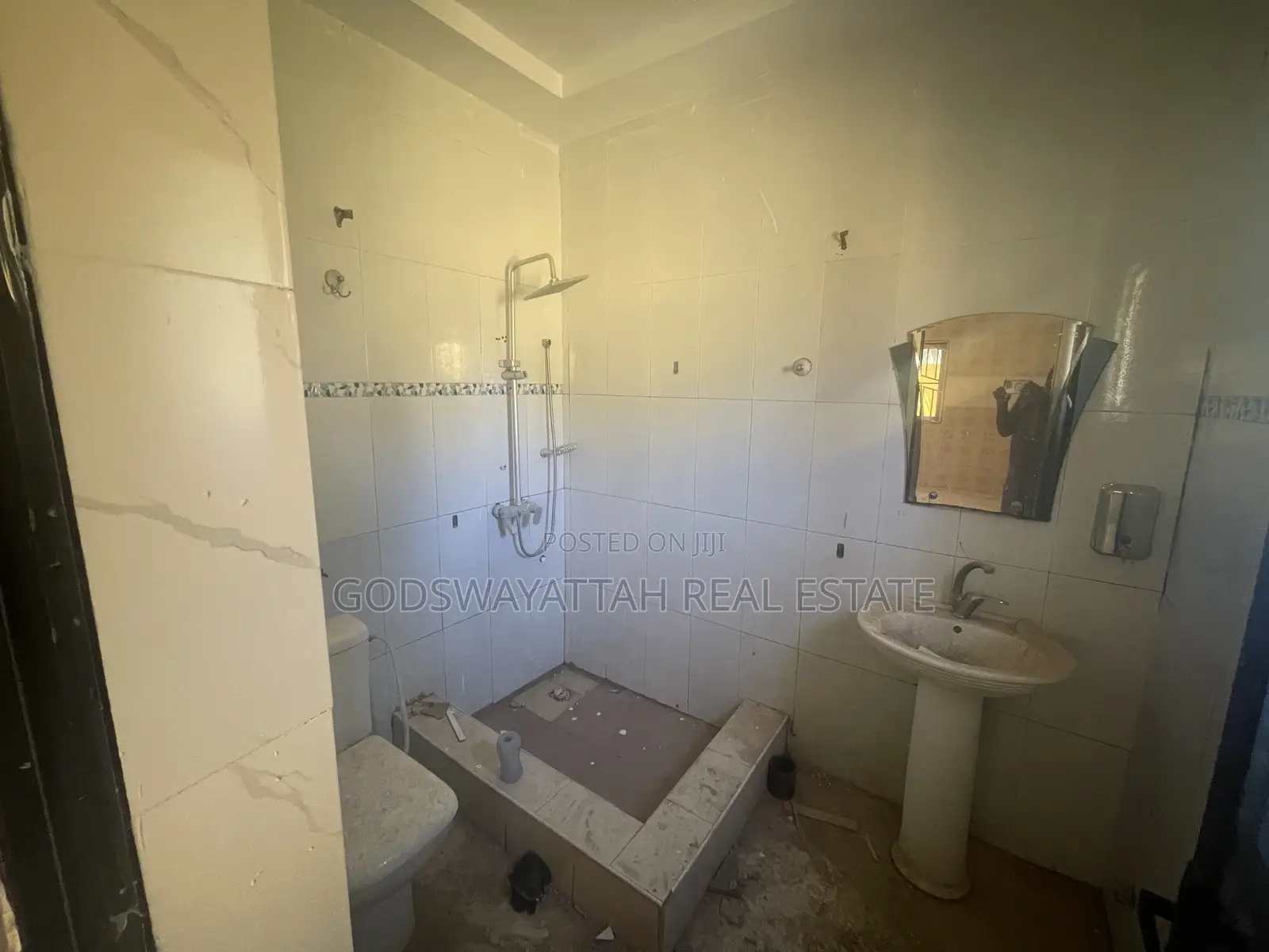4bdrm House in East Legon, Adjiriganor for rent