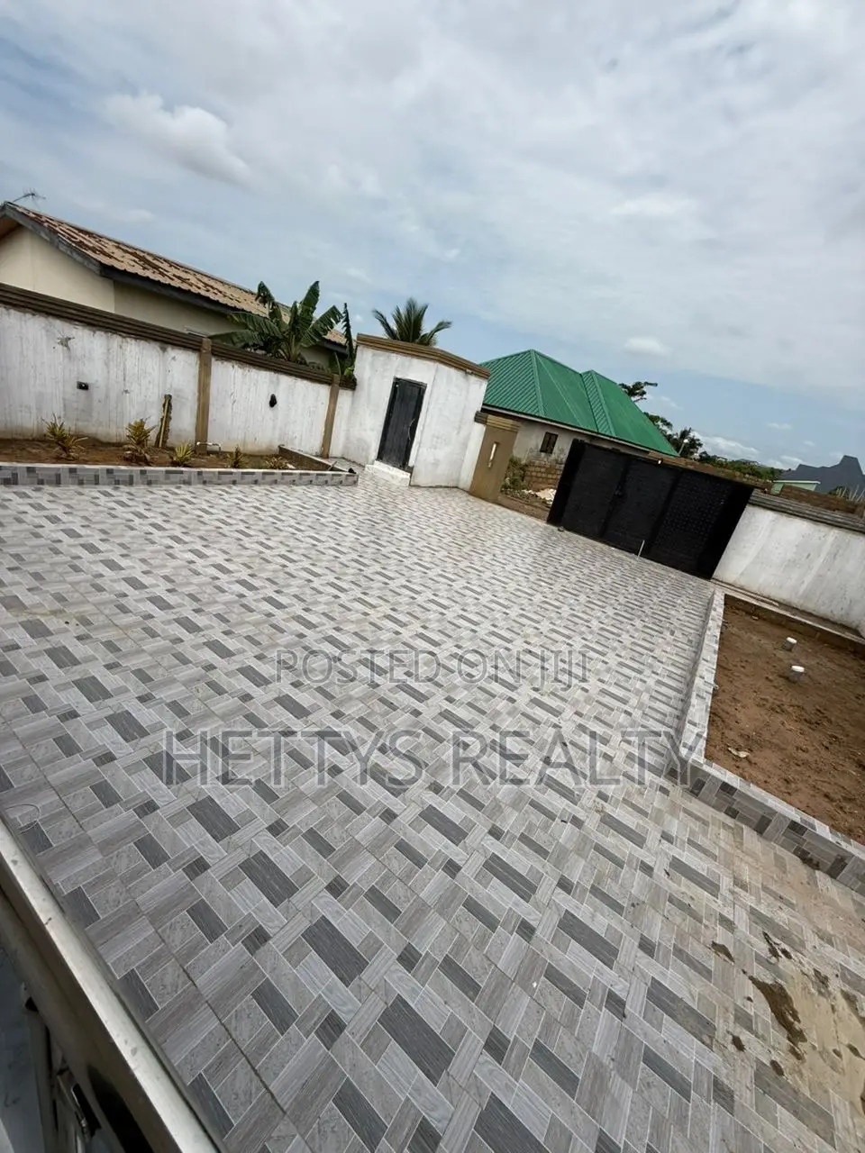 3bdrm House in Kasoa for sale
