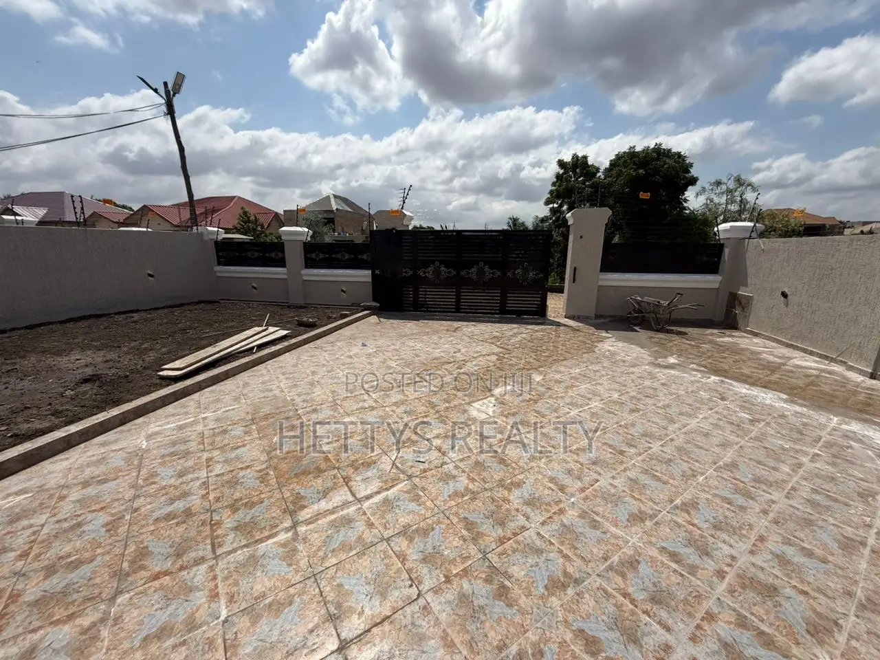 3bdrm House in Ablekuma for sale