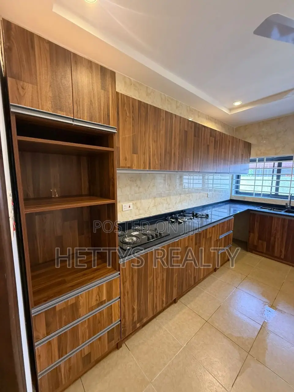 3bdrm House in Ablekuma for sale