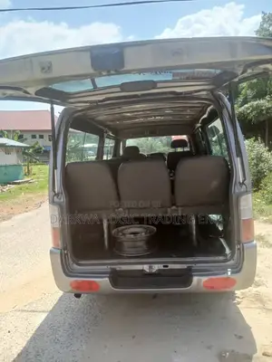 Nissan Caravan 2012 Red
