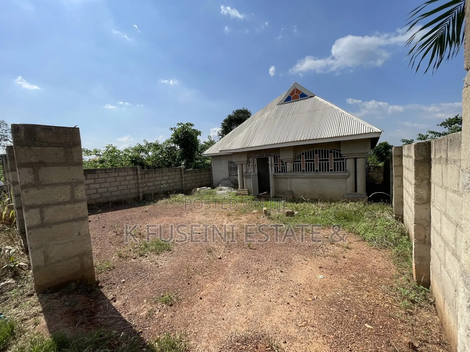 3bdrm House in K Fuseini Estate, Kumasi Metropolitan for sale