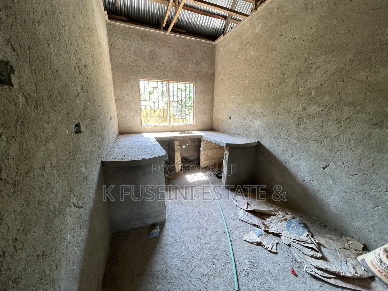 3bdrm House in K Fuseini Estate, Kumasi Metropolitan for sale