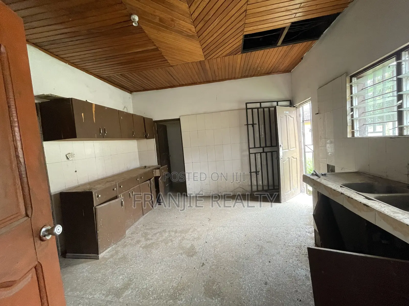 4bdrm House in Franjie Realty, Kasoa for sale