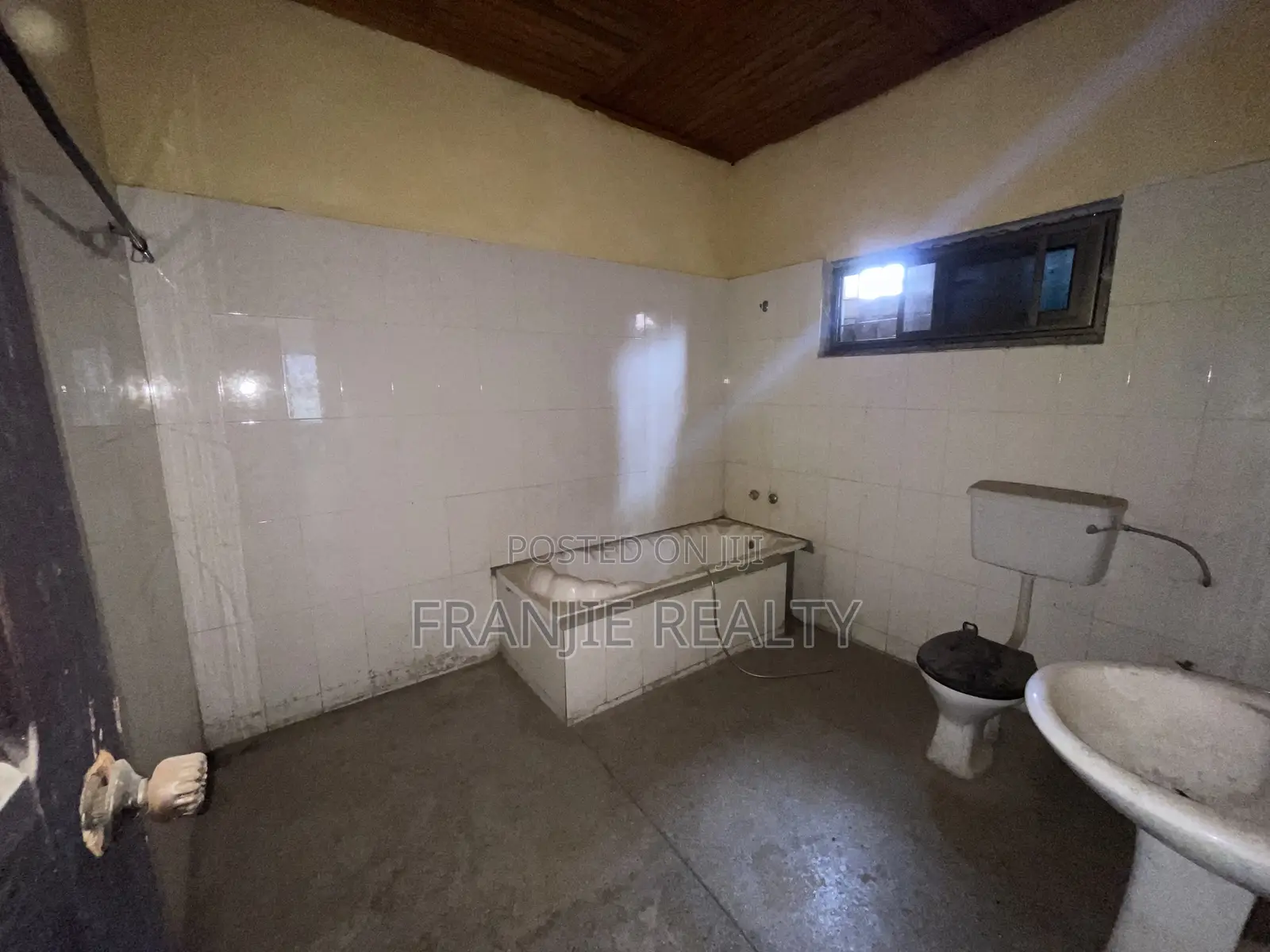 4bdrm House in Franjie Realty, Kasoa for sale