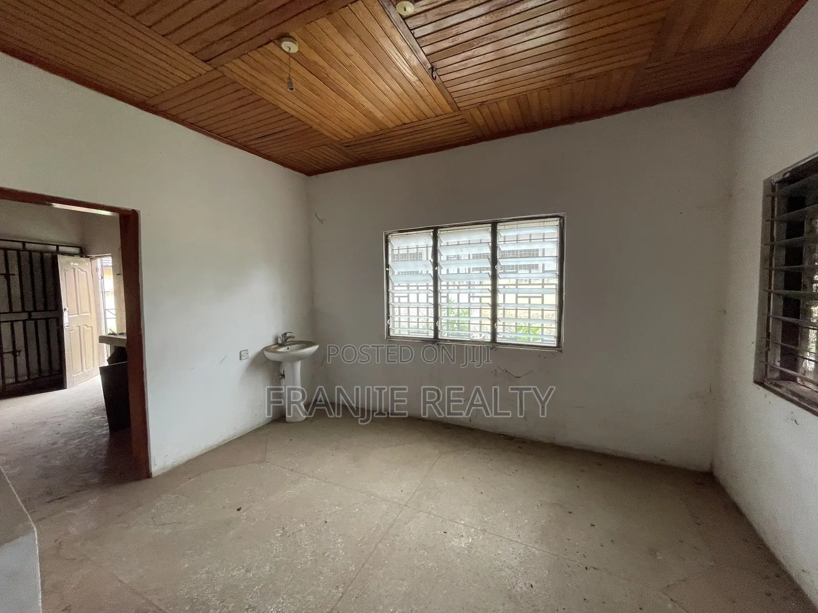 4bdrm House in Franjie Realty, Kasoa for sale