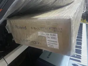 Roland Juno D7