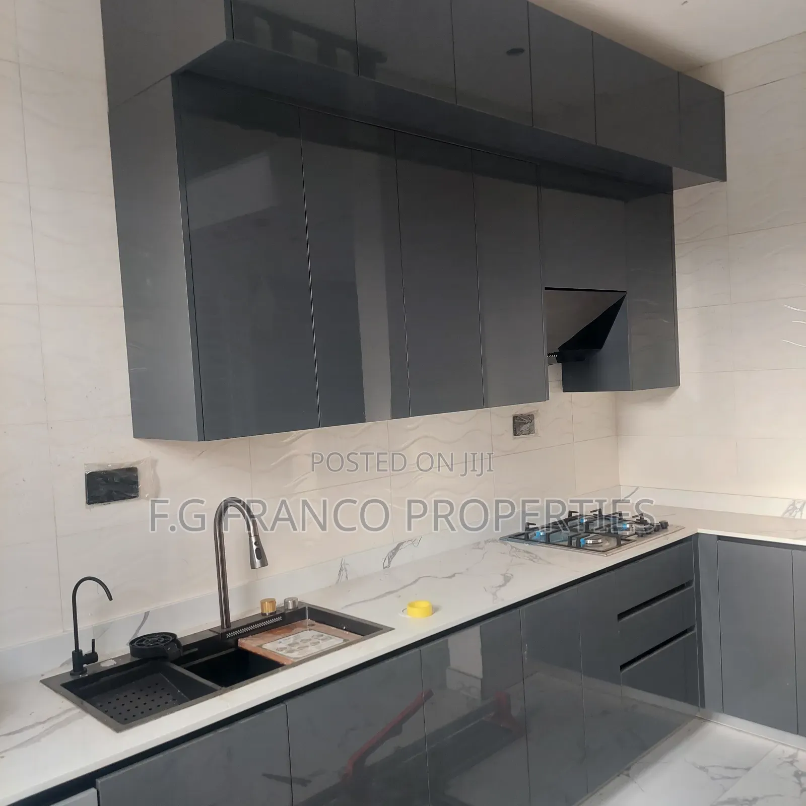 Furnished 3bdrm Apartment in Kg. Franco, Adjiriganor for sale