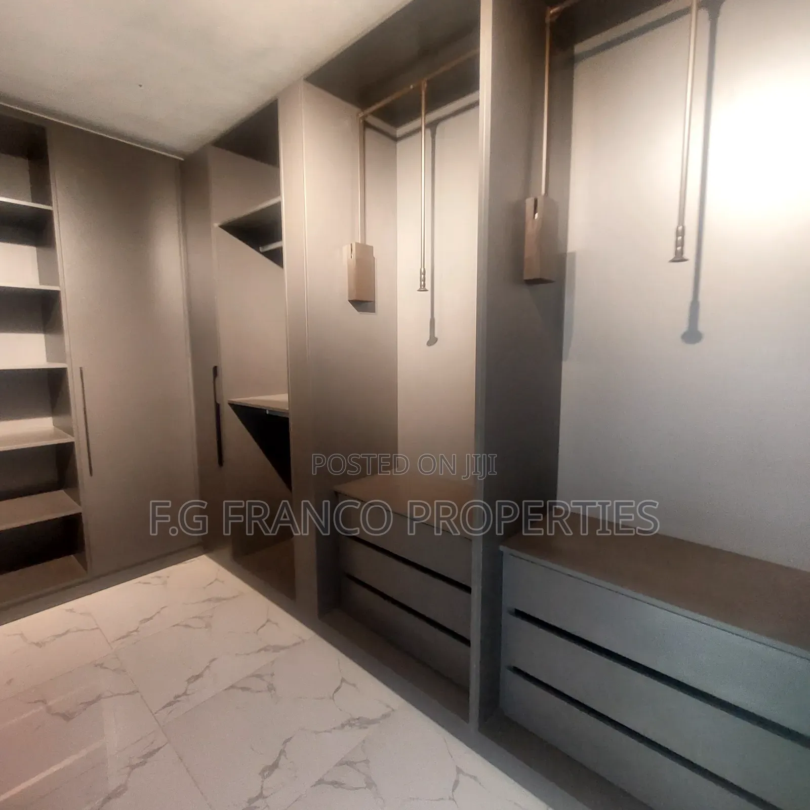 Furnished 3bdrm Apartment in Kg. Franco, Adjiriganor for sale