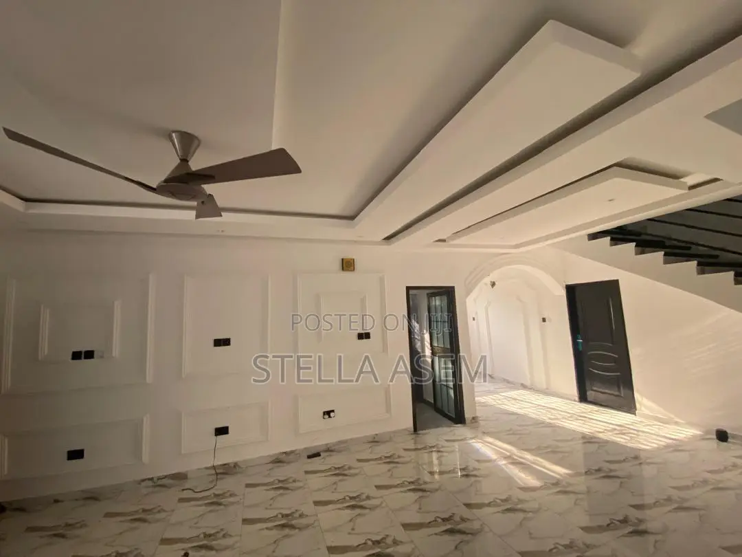 4bdrm Townhouse/Terrace in Kay Real Estate, Pokuase for sale