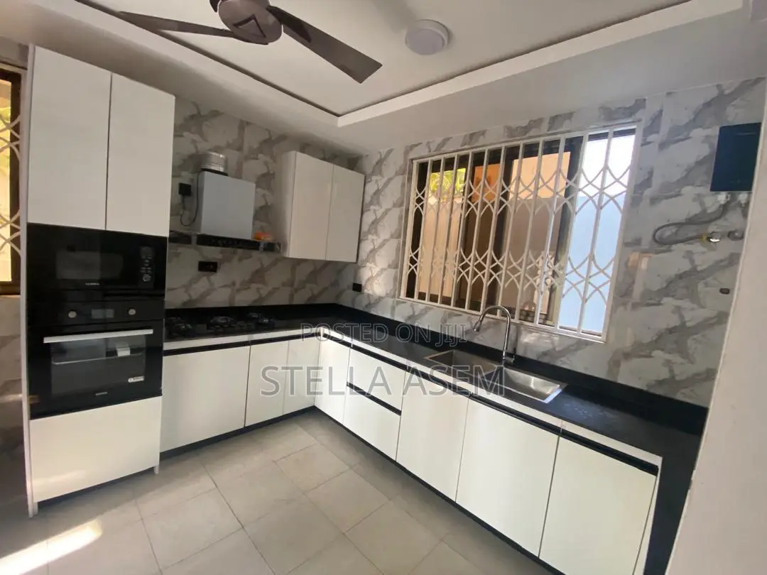 4bdrm Townhouse/Terrace in Kay Real Estate, Pokuase for sale