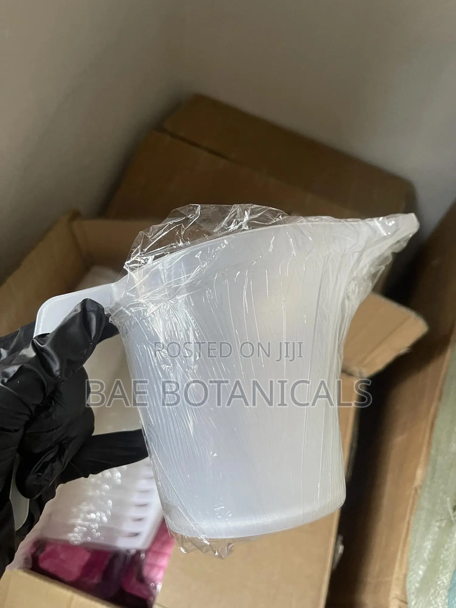 Easy-pour Measuring Cup With Funnel Spout (1 Liter)