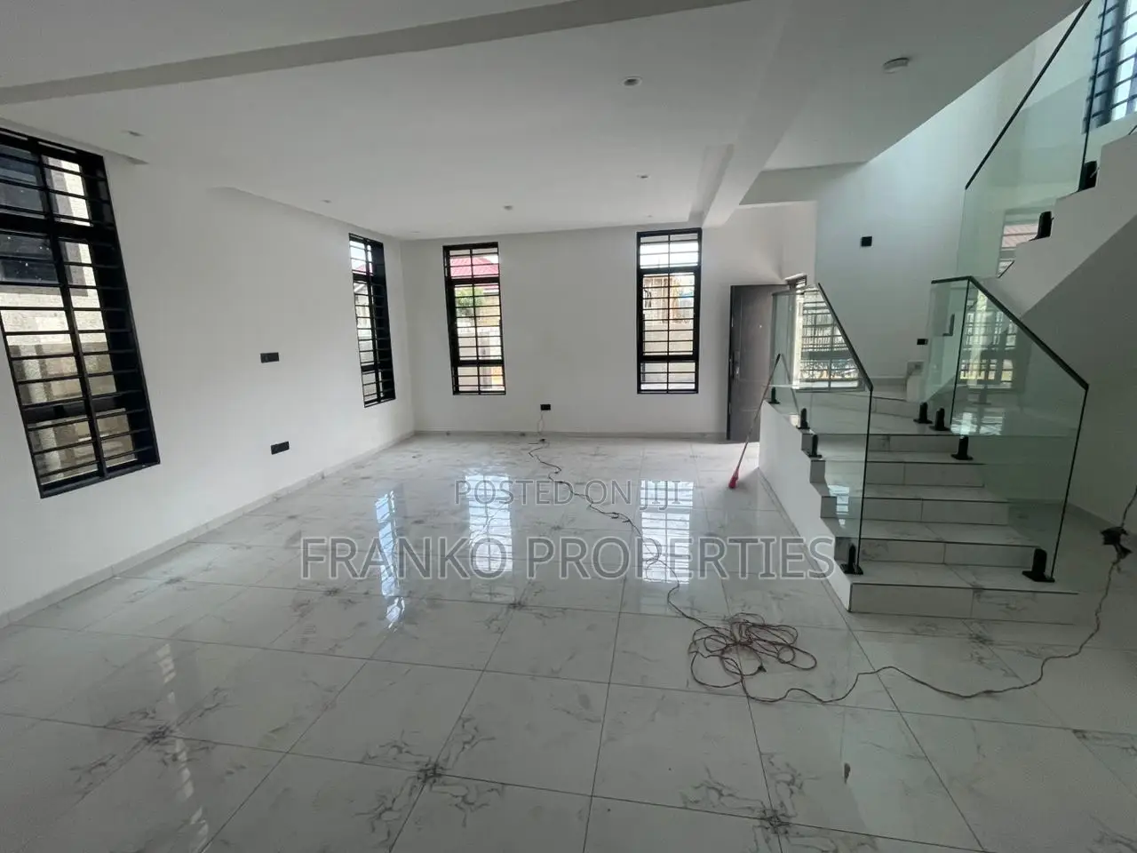 3bdrm House in Franko Properties, School Junction for rent