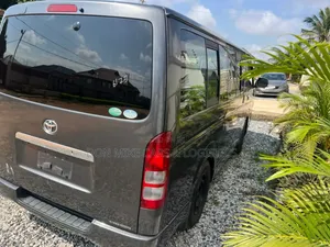 Toyota HiAce 2014 Grey
