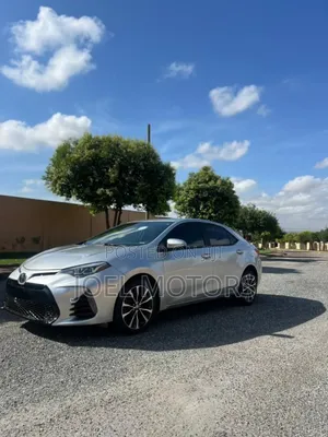 Toyota Corolla SE (1.8L 4cyl 6M) 2018 Silver