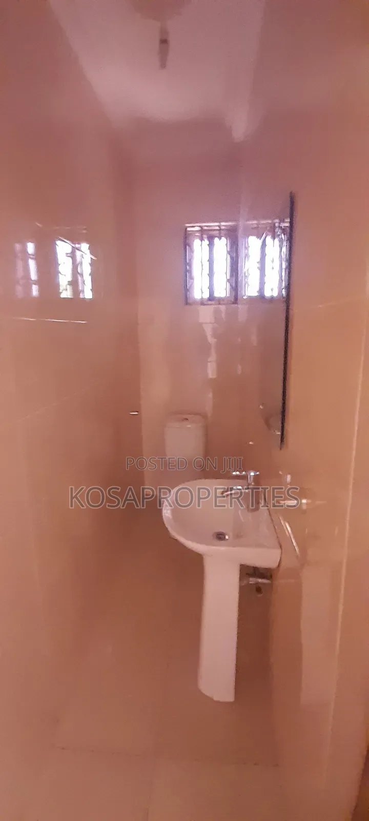 4bdrm House in Adjiringanor, Adjiriganor for sale