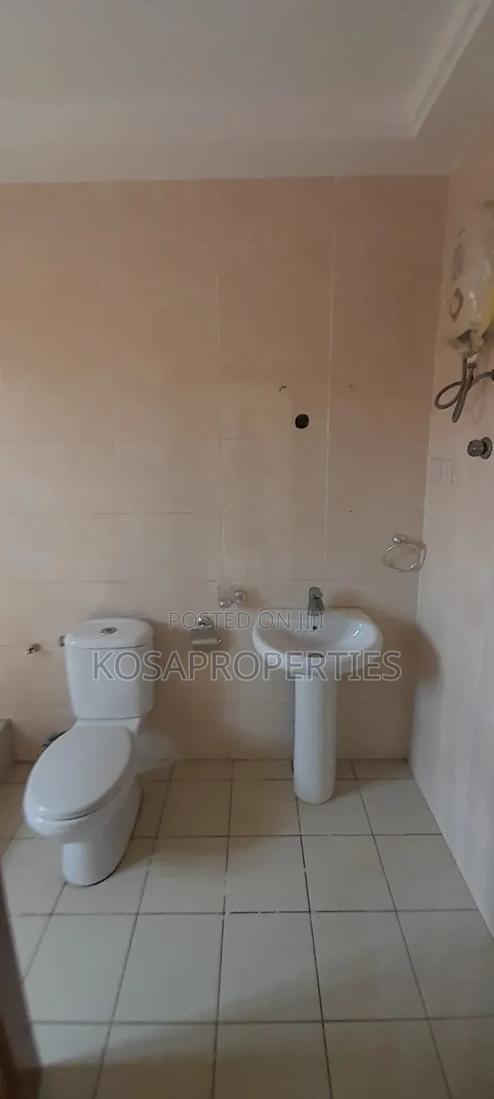 4bdrm House in Adjiringanor, Adjiriganor for sale
