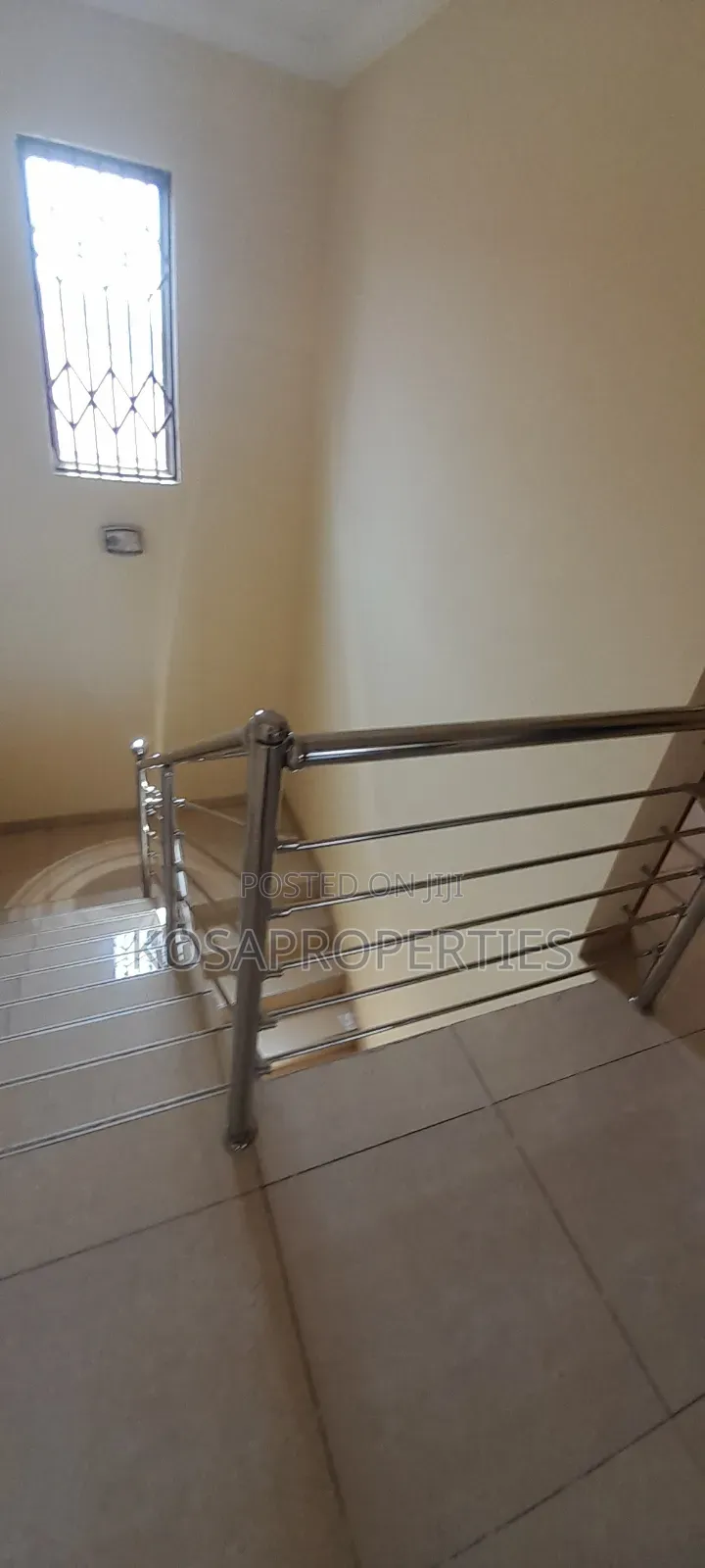 4bdrm House in Adjiringanor, Adjiriganor for sale