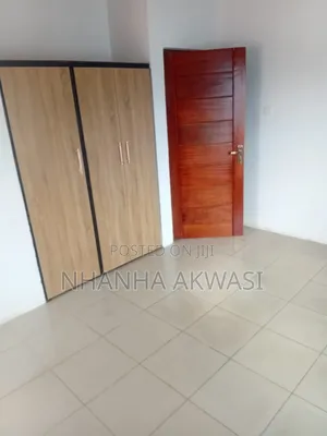 3bdrm House in Community 20, Tema Metropolitan for rent