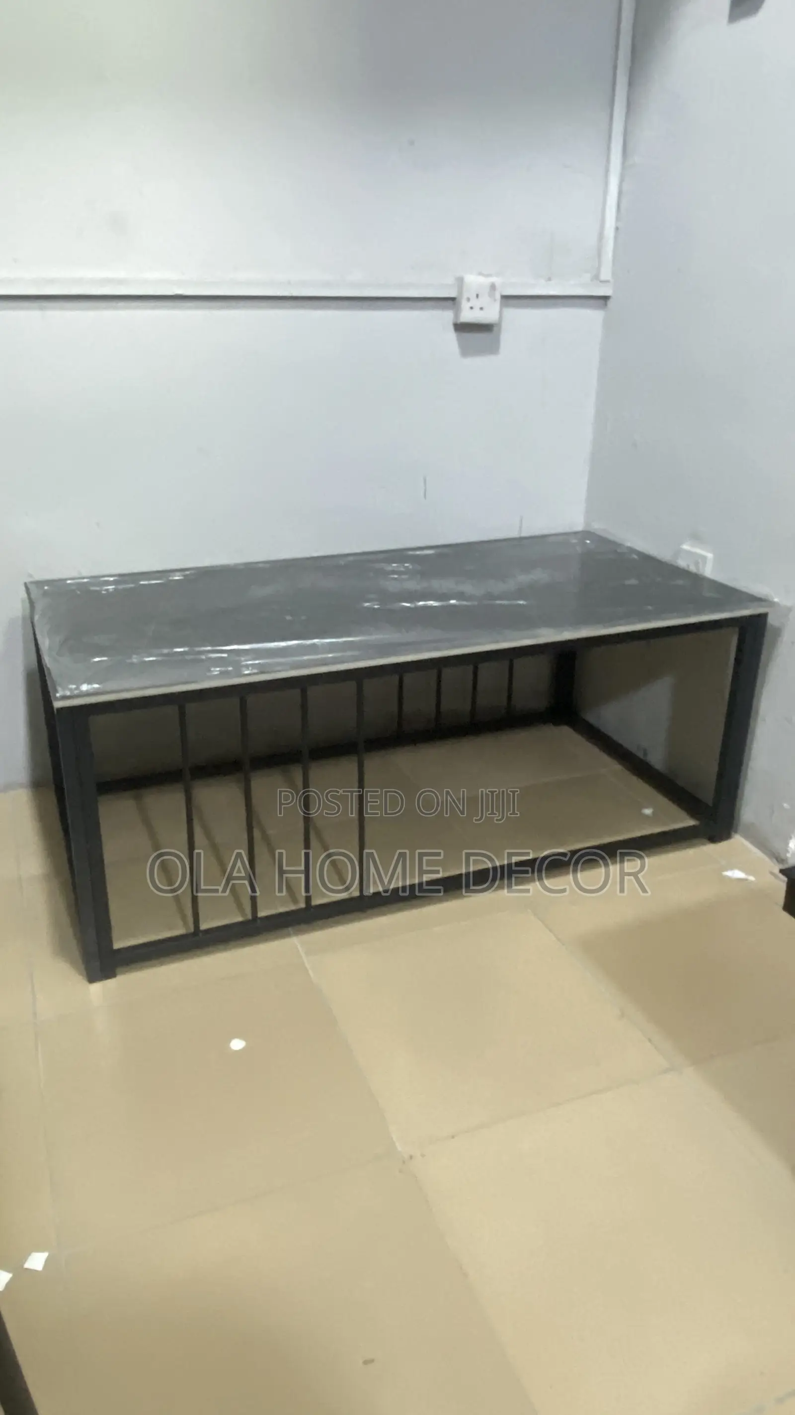 Center Table / Marble